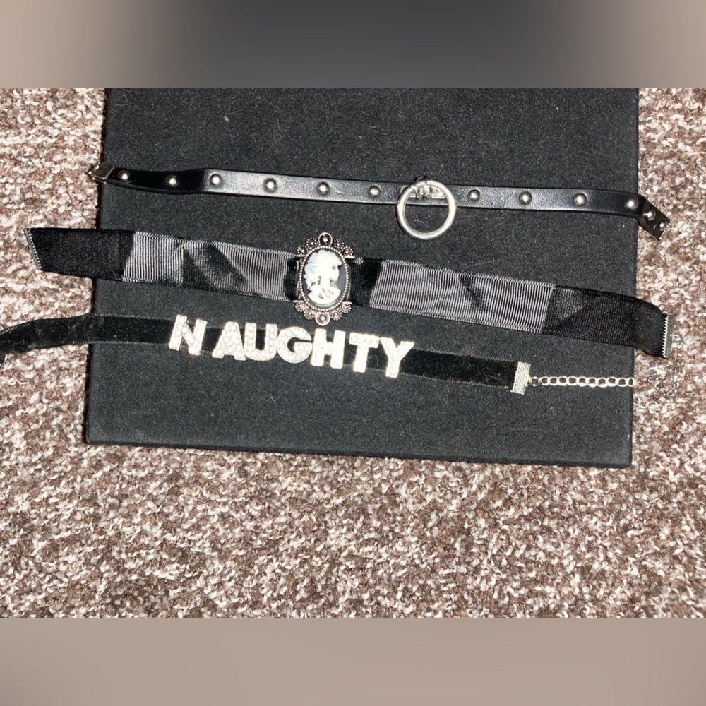 Black Chokers Necklaces